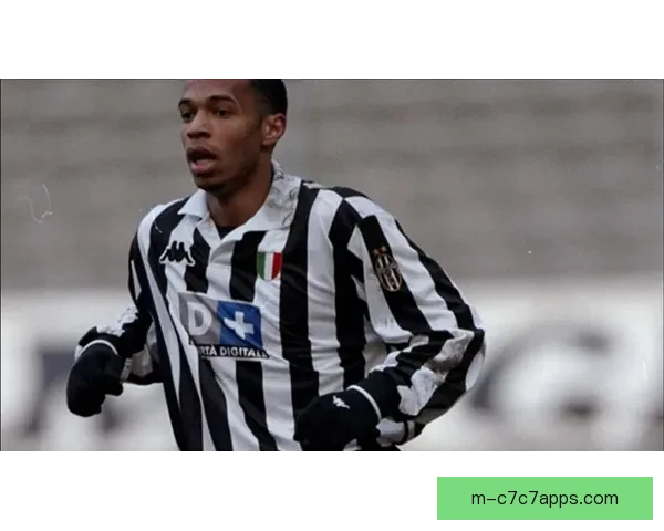 亨利盛赞B费用脑踢球跑动惊人